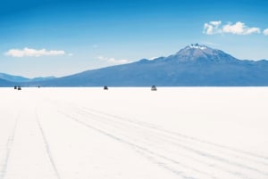 Uyuni: 2-Day Uyuni Salt Flats and Tunupa Volcano Tour