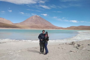 Uyuni : 3 jours d'excursion privée dans les salines d'Uyuni et la lagune colorée