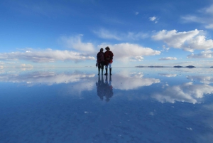Uyuni : 3 jours Uyuni & lagune rouge avec hébergement privé.