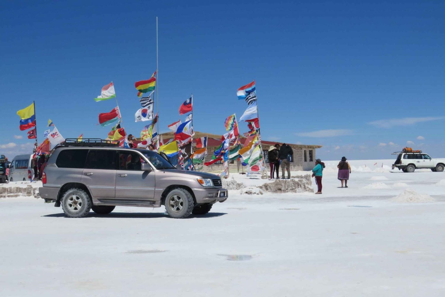 Uyuni: Heldagstur till Salt Flats med övernattning på hotell