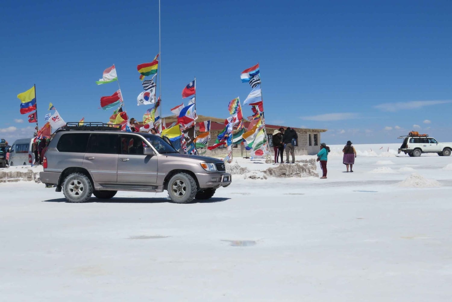 Uyuni: Heldagstur til saltslettene med hotellovernatting