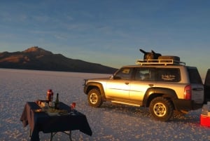 Uyuni: zoutvlaktetour van een hele dag met hotelovernachting