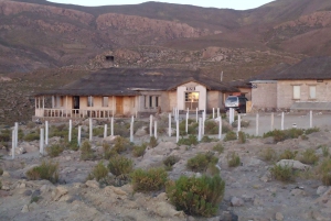 Uyuni: tour delle saline di un'intera giornata con pernottamento in hotel