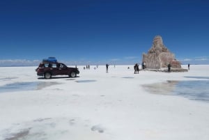 Uyuni: Heldagstur til saltslettene med hotellovernatting