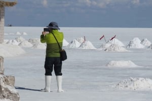 Uyuni: Heldagstur til saltslettene med hotellovernatting