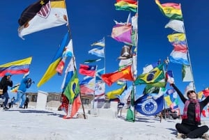 Uyuni: Full-Day Salt Flats Tour with Sunset Wine