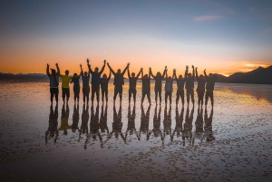 Uyuni: Guided 3-Day Tour Salt Flats & Avaroa National Park