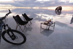 Uyuni: Guided Bicycle Tour of Uyuni Salt Flat with Lunch