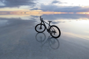 Uyuni: Guided Bicycle Tour of Uyuni Salt Flat with Lunch