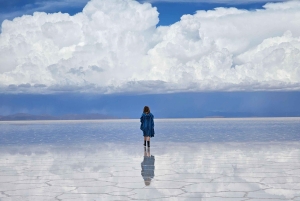 Uyuni: Wycieczka rowerowa z przewodnikiem po Uyuni Salt Flat z lunchem