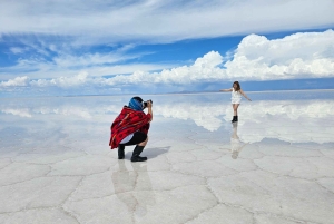 Uyuni: Wycieczka rowerowa z przewodnikiem po Uyuni Salt Flat z lunchem