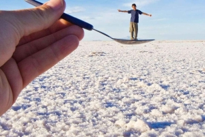 Uyuni: Stjärnornas natt + 4-stjärnigt salt hotell | Privat