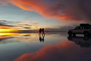 Uyuni: Tähtien yö + auringonnousu Uyunin suolatasangoilla