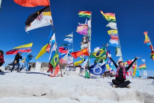 Uyuni: Yksityinen 1 päivän retki - Salt Flats & Isla Incahuasi (suolatasangot ja Incahuasi-saari)