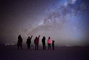 Uyuni:Excursión privada de observación de estrellas al Salar de Uyuni con recogida