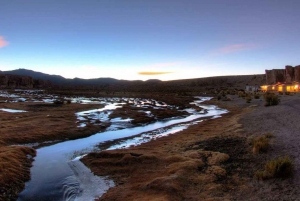 Visite privée des salines d'Uyuni depuis le Chili dans des auberges de jeunesse