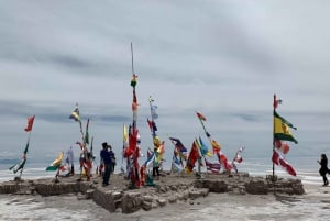 UYUNI SALT FLAT & TUNUPA VOLCANO: 2 DAYS/1 NIGHT EXPEDITION