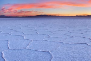 Tour privato di 2 giorni alle saline di Uyuni con il vulcano Tunupa