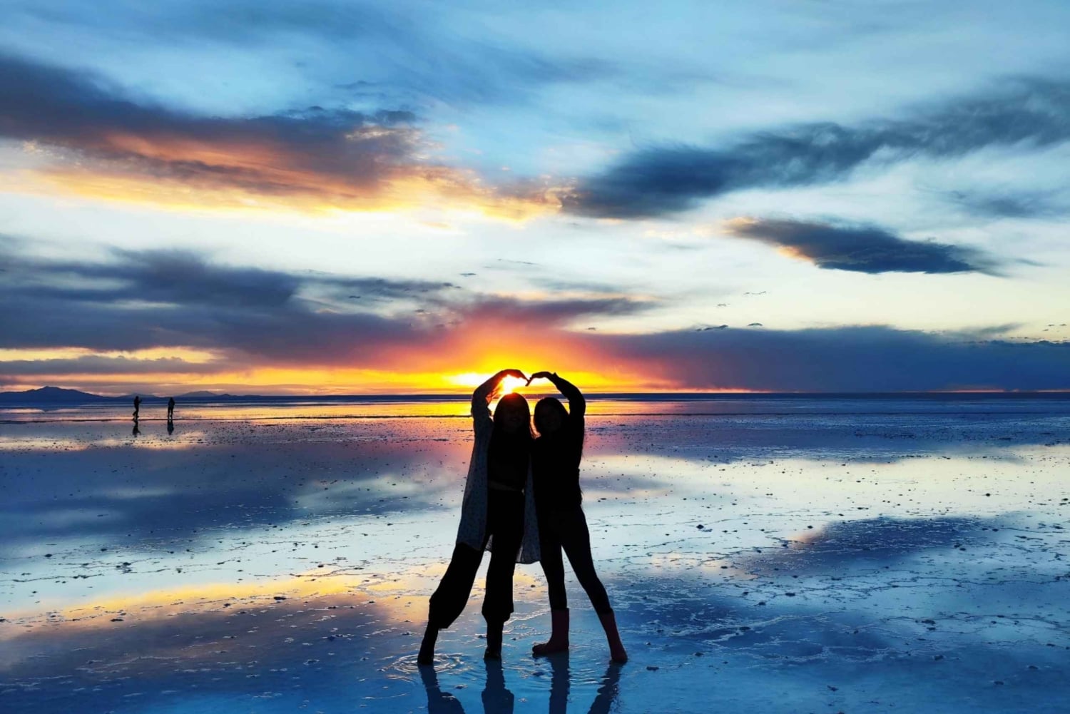 Uyuni: Salt Flats 3-Day Tour with Meals and Guide