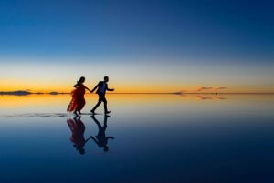 Uyuni Salt Flats 3D-tur + Transfer till San Pedro de Atacama