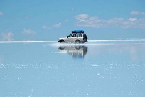 Uyuni: Geführte Tour durch die Salzwüste und Sonnenuntergang mit Mittagessen