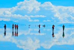 Uyuni: Geführte Tour durch die Salzwüste und Sonnenuntergang mit Mittagessen