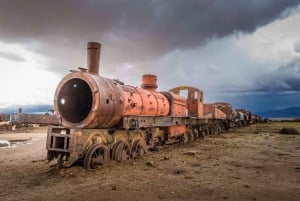 Uyuni: Tour guiado por el Salar y puesta de sol con almuerzo