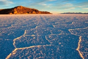 Uyuni: Salt Flats and Train Cemetery Day Trip