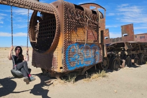 Uyuni: Excursión de un día al Salar y al Cementerio de Trenes