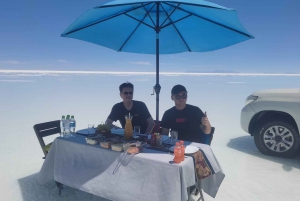 Uyuni: Dagstur til saltsletterne med frokost og solnedgang