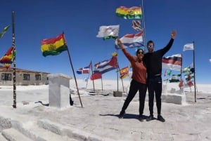 Uyuni : Excursion d'une journée dans les plaines de sel avec déjeuner et coucher de soleil