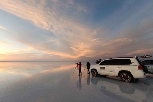 Uyuni: Salt Flats Day Tour with Sunset and Stargazing