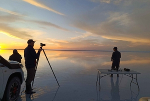 Uyuni: Salt Flats Day Tour with Sunset and Stargazing