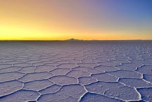 Uyuni: Zoutvlakten Halve Daagse Tour met Zonsondergang