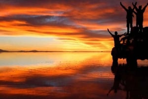 Uyuni Salt Flats: Zachód słońca + nocne gwiazdy