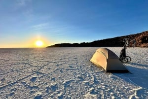 Uyuni: osservazione del cielo notturno e alba al Salar