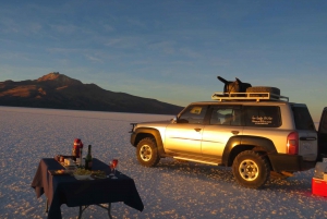 Uyuni : Salines d'Uyuni avec coucher de soleil et dégustation de vin