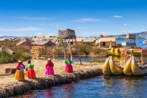 Visita el impresionante Lago Titicaca (Isla de Uros y Taquile)