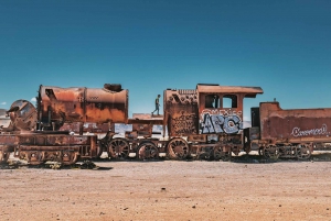 Visit to the Uyuni salt flat from Sucre by bus