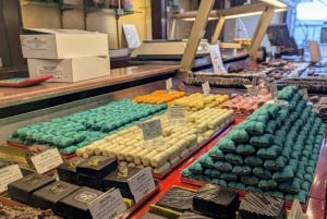 Bordeaux: 1.5h Exclusive Best Bakeries Food Tour - Max 8 ppl