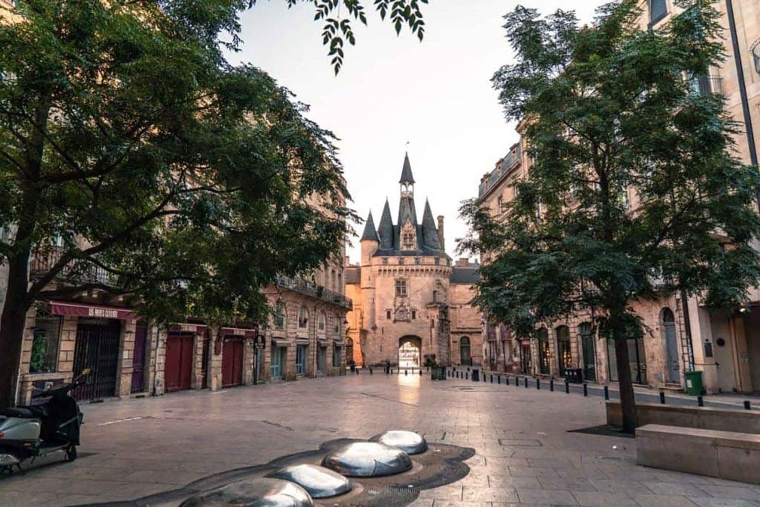 Bordeaux Awakens: Private Sunrise Serenity Morning Tour