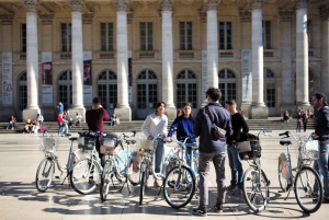 Bordeaux: Historic Center & Chartrons District Bicycle Tour
