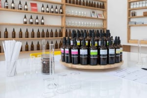 Bordeaux City Center : Perfume Creation Workshop 2h30