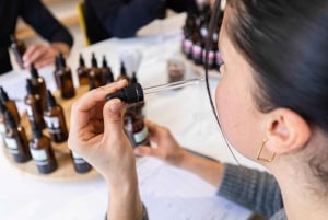 Bordeaux City Center : Perfume Creation Workshop 2h30