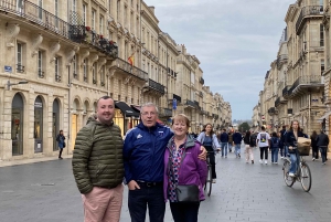 Bordeaux: Private Walking Tour with a local
