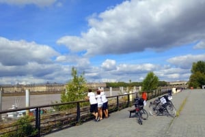 Bordeaux : visite guidée de la ville de 3 h à vélo