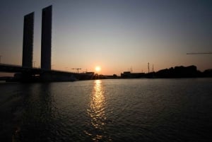 Bordeaux: Evening Apéritif Cruise on the River Garonne