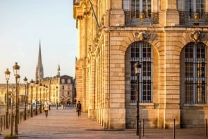 Bordeaux: First Discovery Walk and Reading Walking Tour