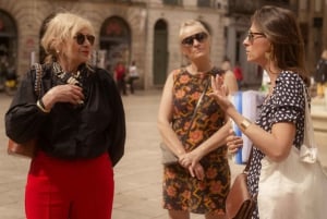 Bordeaux: Food Walking Tour with Full Meal and Wine