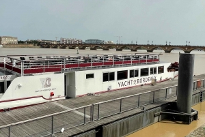 Bordeaux: Garonne River Yacht Cruise with Brunch